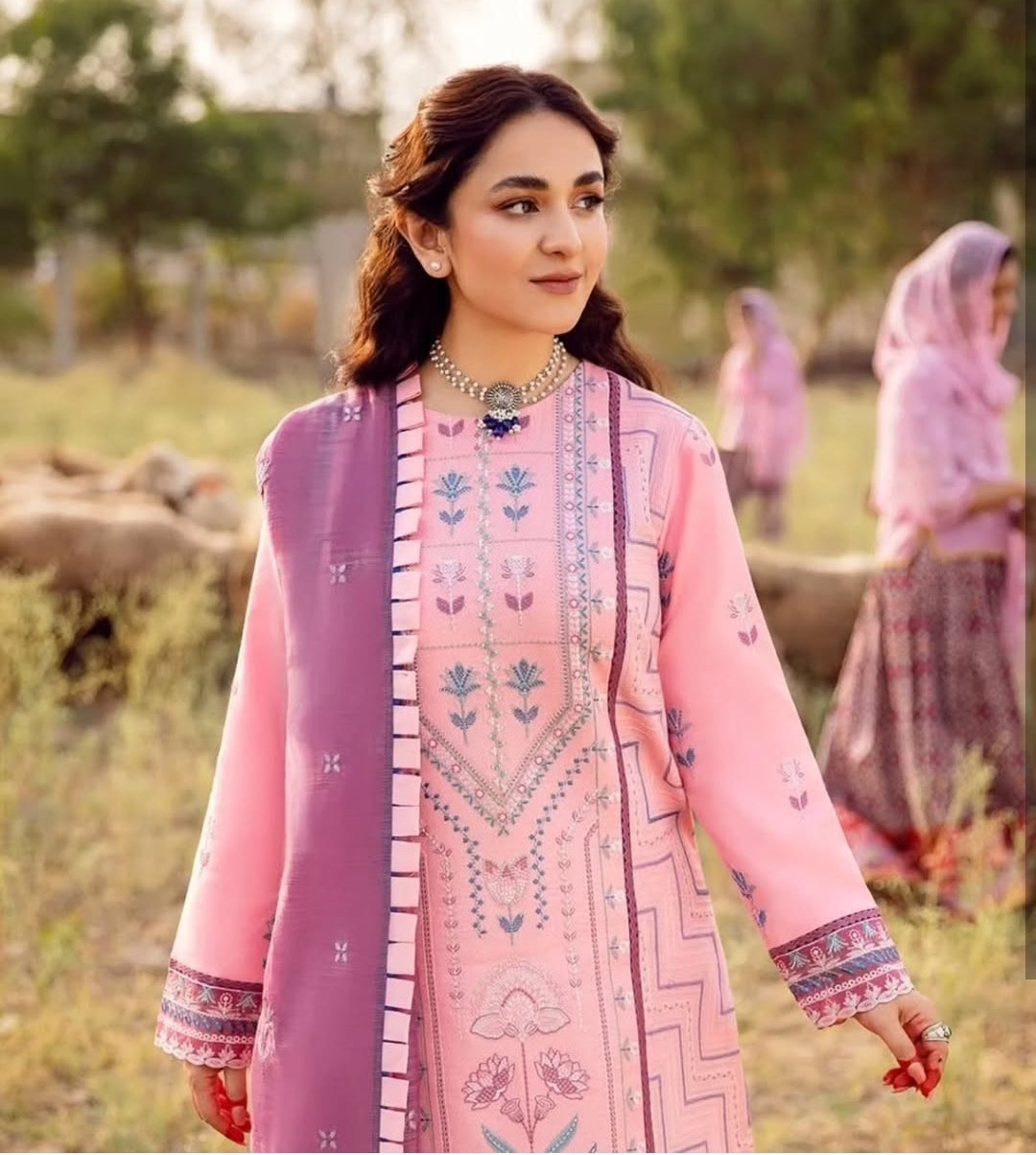PREMIUM LAWN HEAVILY EMBROIDERED SHIRT FRONT (Daman Embroidered Patch)