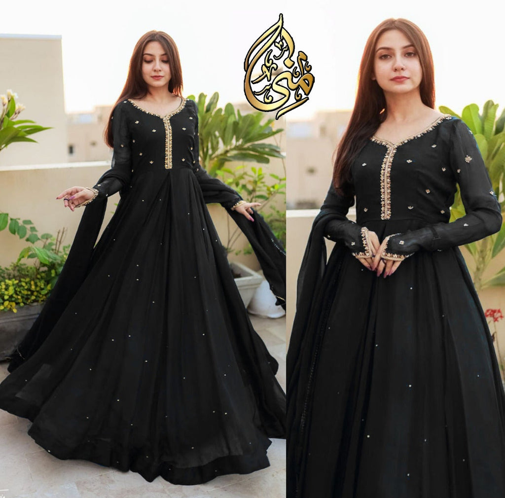 Designer Embroidered Maxi – 3Pc Chiffon Suit with Lace Dupatta

