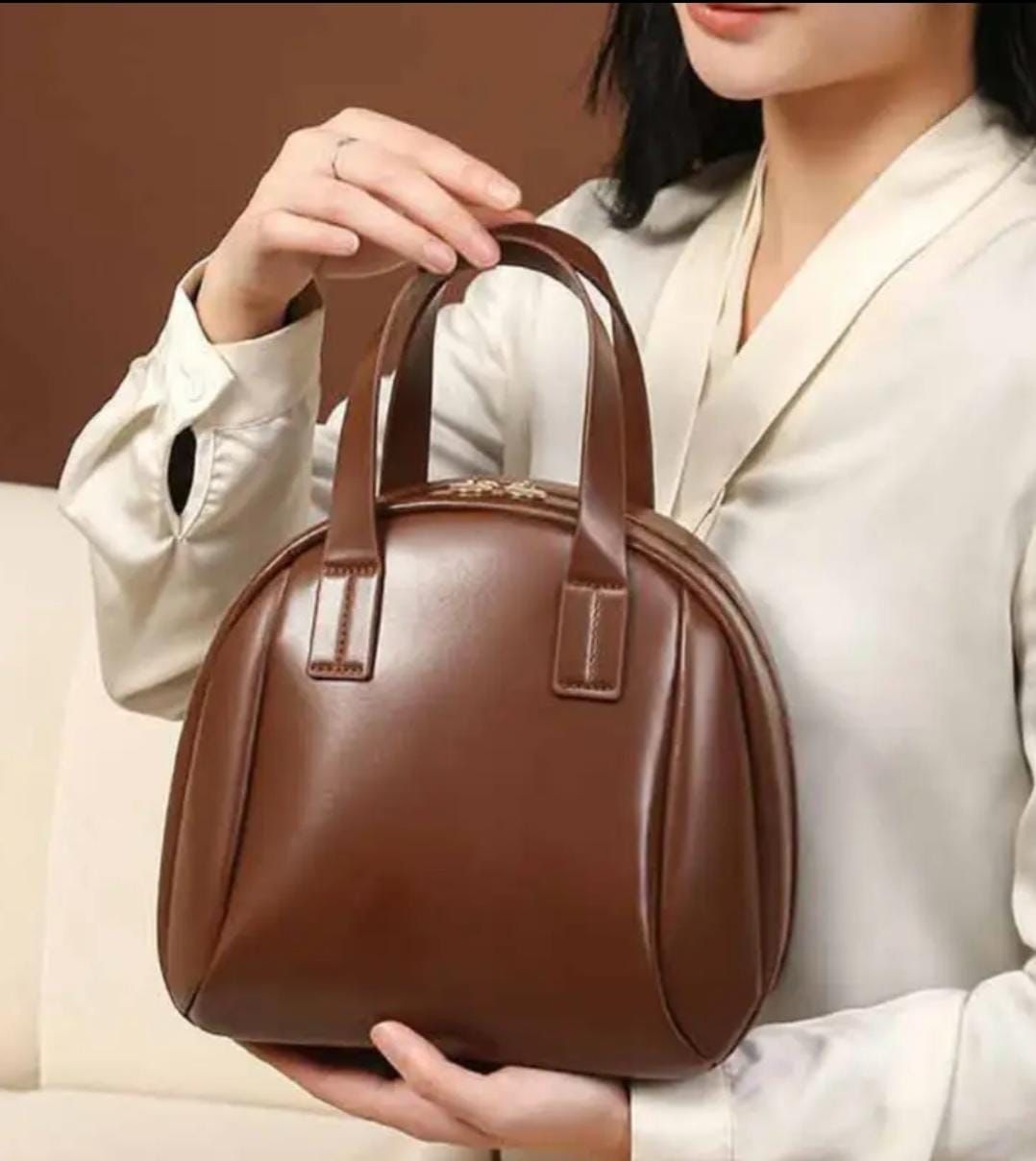 Spacious PU Leather Zipper Pouch – Ideal for Travel & Storage



